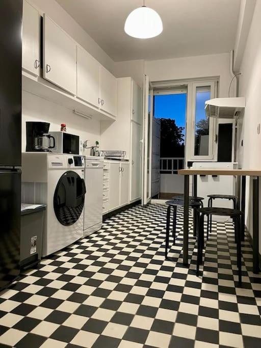 Spacious Apartment Next To Parc Du Cinquantenaire Brussel Bagian luar foto