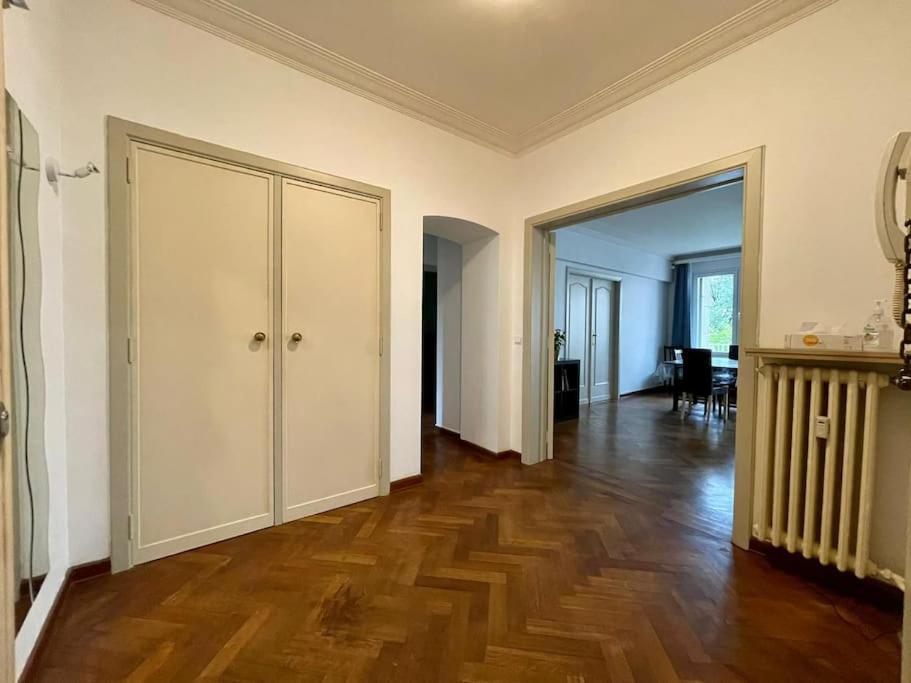 Spacious Apartment Next To Parc Du Cinquantenaire Brussel Bagian luar foto